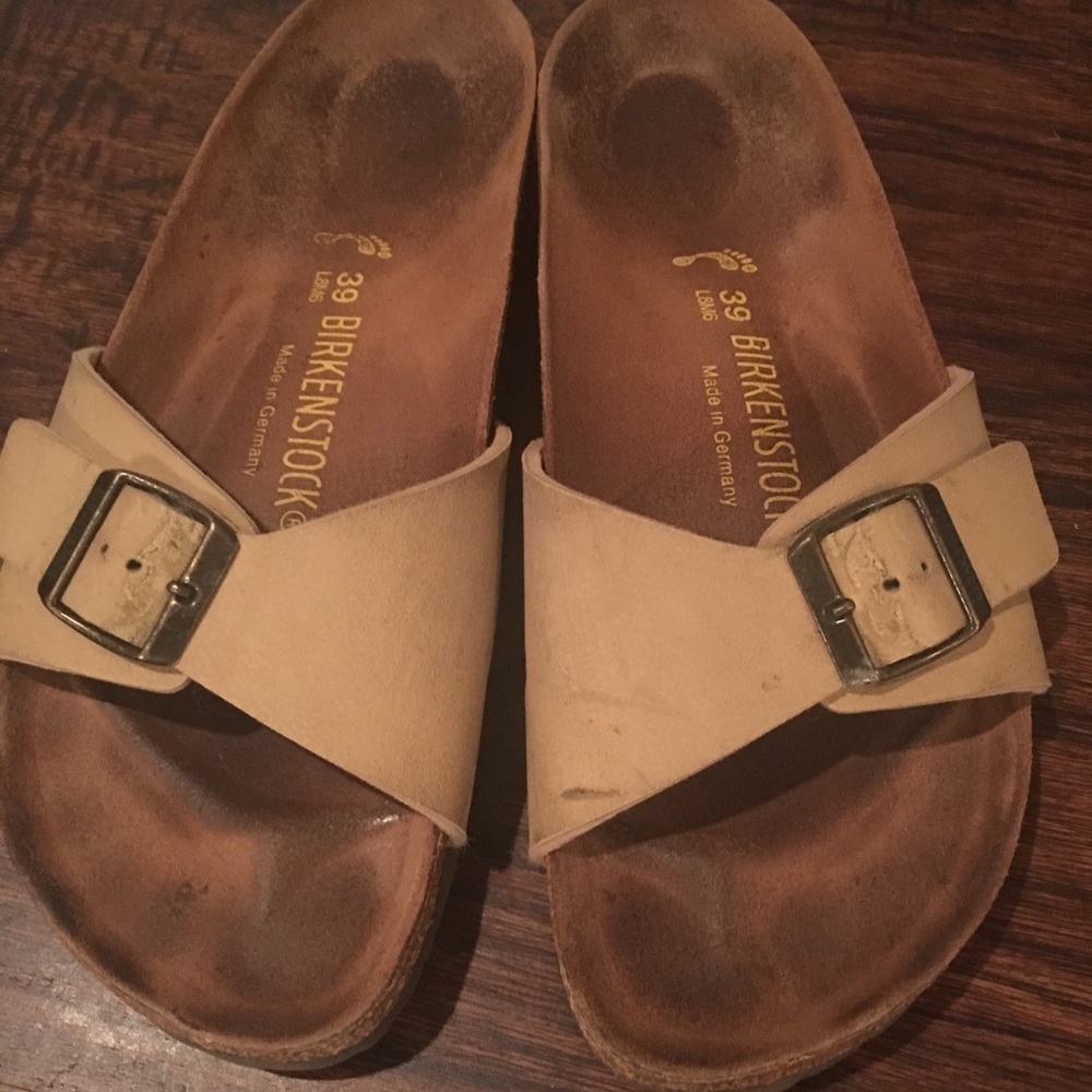 Birkenstocks 39